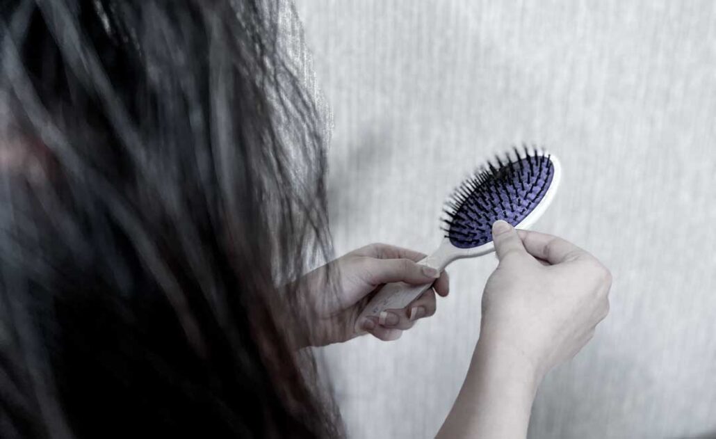 ریزش مو در خانم ها ، راه های تقویت مو